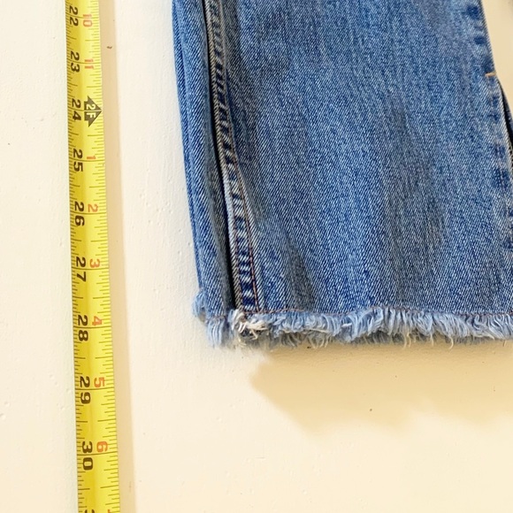 Vintage Guess Stonewashed Mom Jeans - Picture 11 of 13